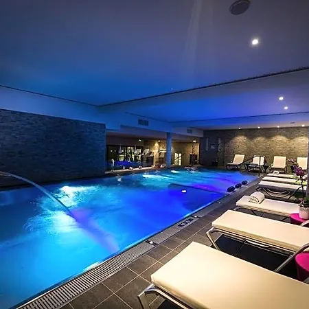Comfort Athena Hotel 3*